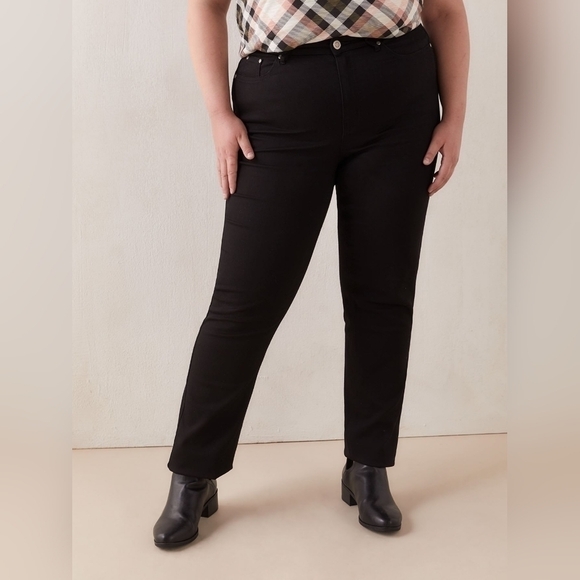 32 T [5X]- d/C Jeans • Curvy Fit Straight-Leg Jeans - Picture 2 of 5